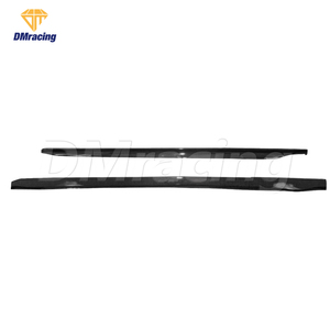 Minigonne laterali in fibra di carbonio stile DM per Hyundai Genesis G70 2017-2024 - Product Image 1