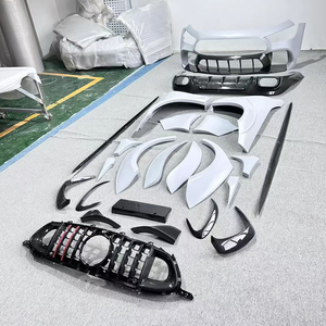 Kit carrosserie compact <span class=keywords><strong>GT</strong></span> CLASS <span class=keywords><strong>4</strong></span> <span class=keywords><strong>portes</strong></span> GT63 HJ1000 pour mise à niveau GT63, ensemble de lifting, pare-chocs avant en fibre de carbone, extensions d'ailes, jupes latérales - Product Image 1