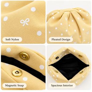 Bolsa de Maquillaje Personalizada para Mujer, Bolsa Cosmética de Nailon Suave con Lazo de Puntos, Organizador de Viaje de Gran Capacidad, Venta al Por Mayor de Fábrica OEM - Product Image 6