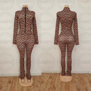 Ngày Valentine Màu Hồng Đỏ Cheetah Leopard In Loungewear Phụ Nữ Zip Áo Khoác Bùng Quần Bộ Tùy Chỉnh Bộ Đồ Thể Thao Phòng Chờ Phụ Nữ Thiết Lập - Product Image 3
