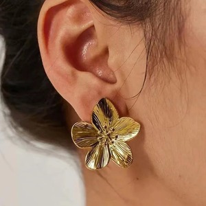 Boucles d'oreilles clous en acier inoxydable doré pour femme, grandes fleurs massives, bijoux fantaisie, cadeau - Product Image 1