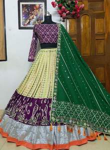 Lehenga choli สำหรับงานแต่งงานเจ้าสาวในราคาขายส่งสำหรับส่งออกจากอินเดีย - Product Image 5