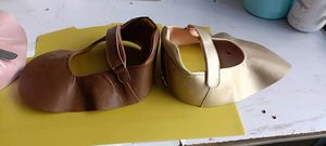 Sandalias Planas Casuales para Niños y Jóvenes TipsieToes, Sandalias Descalzas Cruzadas Negras de Cuero Genuino Transpirable, Sandalias Ergonómicas con Caída Cero - Product Image 6