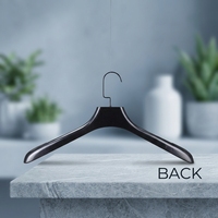 Cintres à vêtements en plastique PP de luxe Jingcheng de haute qualité, écologiques, avec crochets en fer robustes, design antidérapant et gain de place