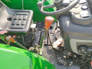 Tractor de ruedas para cosecha de trigo de gran superficie, arado de maizales y esparcimiento de fertilizantes de alta resistencia - Product Image 4