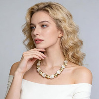 Collares de Joyería de Moda Vintage, Collar llamativo de bolas de cuentas doradas gruesas con dije de resina acrílica, Joyería Irregular