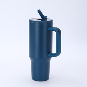Gobelet de voiture isotherme portable grand format classique avec poignée en acier inoxydable 304 de 40 oz, double paroi sous vide, personnalisable avec logo, pour l'exportation, deuxième génération - Product Image 3