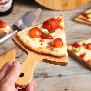 Juego de bandejas de madera para servir pizza, tablas de cortar redondas y triangulares para presentación de alimentos, uso en la cocina - Product Image 4