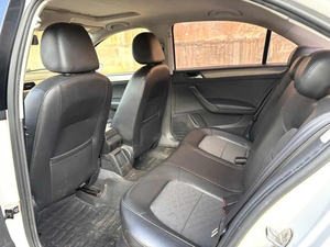 Voiture <span class=keywords><strong>d</strong></span>'<span class=keywords><strong>occasion</strong></span> Volkswagen <span class=keywords><strong>Santana</strong></span> 2015 1.6L Auto Comfort Edition Berline <span class=keywords><strong>d</strong></span>'<span class=keywords><strong>occasion</strong></span> Conduite à gauche Essence 110ch 6AT Coffre 466L Économe en carburant - Product Image 4