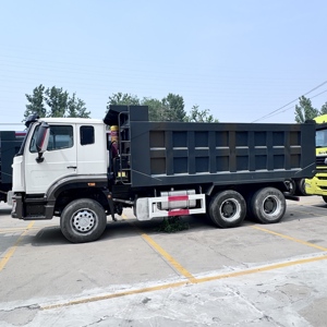 Camion benne d'occasion Sinotruk HOWO NX 6x4 10 roues à châssis large avec options de pneus tout-terrain pour routes minières spécifiques - Product Image 5
