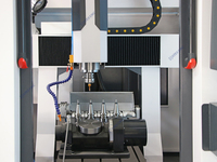 Machine de fraisage CNC de haute qualité avec tables rotatives à cinq axes pour le moulage sous pression et le traitement des moules alimentaires