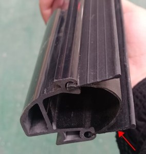 Joints <span class=keywords><strong>de</strong></span> <span class=keywords><strong>porte</strong></span> <span class=keywords><strong>de</strong></span> <span class=keywords><strong>garage</strong></span> Joints inférieurs <span class=keywords><strong>de</strong></span> <span class=keywords><strong>porte</strong></span> <span class=keywords><strong>de</strong></span> <span class=keywords><strong>garage</strong></span> Joint inférieur sectionnel en alliage d'aluminium pour <span class=keywords><strong>porte</strong></span> <span class=keywords><strong>de</strong></span> <span class=keywords><strong>garage</strong></span> - Product Image 6