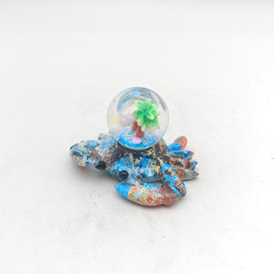 Globo de Nieve Decorativo con Resina de Impresión por Transferencia de Agua, Diseño de Cangrejo, Árbol de Coco y Animales, Venta Caliente de Fábrica - Product Image 2