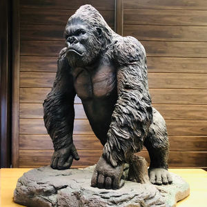 Estatua de chimpancé realista a gran escala, estatuilla de Rey Mono FRP hecha a mano de resina - Product Image 1