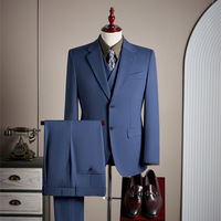 Costume Homme Haute Couture à Simple Boutonnage, Rayures Fines, Col Cranté, Style Italien Sophistiqué, Idéal pour les Affaires
