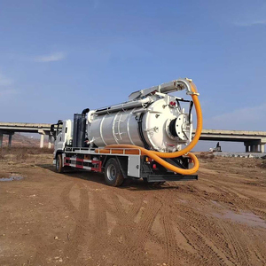 Camion d'aspiration des eaux usées ISU*ZU 4x2 5cbm avec réservoir septique, transmission manuelle diesel, norme d'émission Euro 6 - Product Image 3