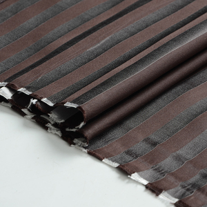 Tissu en <span class=keywords><strong>taffetas</strong></span> de <span class=keywords><strong>soie</strong></span> rigide teint en fil 100% tissu en <span class=keywords><strong>taffetas</strong></span> de <span class=keywords><strong>soie</strong></span> teint en fil pour robe de soirée - Product Image 5