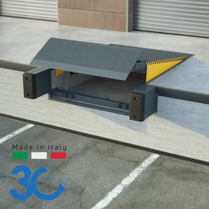 Sistema de Rampa Hidráulica Robusta para Muelles TM PEDANE, Modelo BAGST BAG-ST250B, Capacidad de 6000-9000 kg, Ancho 2000 x Largo 2400+1000 mm - Product Image 1