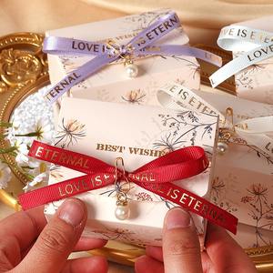 Boîte à bonbons de mariage de luxe en gros RTS, 9,5*7,5*4,6 cm, forme rectangulaire, emballage cadeau en papier avec ruban pour boîtes à papier de fête - Product Image 1