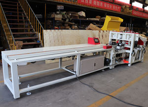 Máquina automática de bloque de pie de paleta, máquina de <span class=keywords><strong>muelle</strong></span> de clavos de madera contrachapada, uso de reciclaje de tablero de madera contrachapada antigua para procesar <span class=keywords><strong>muelle</strong></span> de pie - Product Image 4