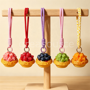 Porte-clés réaliste en forme de tarte aux fruits, mini pendentif pâtissier simulé, cordon tressé fait main pour sac, modèle de dessert en cube feuilleté réaliste, accessoire cadeau - Product Image 1