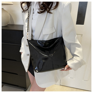 Sac fourre-tout à la mode Sac à bandoulière brillant de grande capacité. Z0094 - Product Image 5