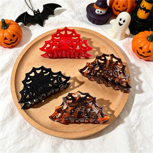 Pinza de Pelo Acrílica con Diseño de Telaraña de Halloween, Negra, Hueca y Tallada, con Agarre Seguro y Fuerte para Mujeres y Niñas - Product Image 3