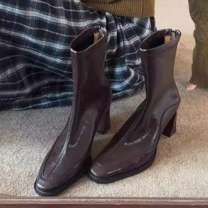 Botas de tacón alto de cuero genuino con tacón de bloque, punta cuadrada, estilo retro, elásticas y ajustadas para mujer, con cremallera trasera. - Product Image 4
