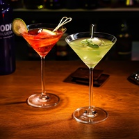Verre à cocktail à pied de 8 oz, verre en cristal sans plomb, gobelets à martini classiques