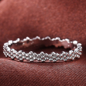 Anello Daisy per Donna, Elegante Accessorio Floreale per Feste e Matrimoni, Regalo di Moda - Product Image 1