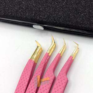 แหนบขนตาแหลมสีทองด้ามจับเพชรแบบกำหนดโลโก้เองได้ - Product Image 3