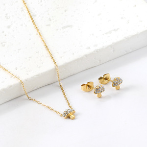 Ensemble de bijoux en strass en forme de champignon, pendentif et boucles d'oreilles en acier inoxydable doré et argenté, bijoux fins pour femmes, à porter au quotidien - Product Image 2