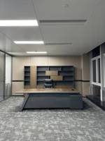 Bureau de direction modulaire haut de gamme, écologique, design moderne incurvé, poste de travail présidentiel avec bibliothèque rétroéclairée