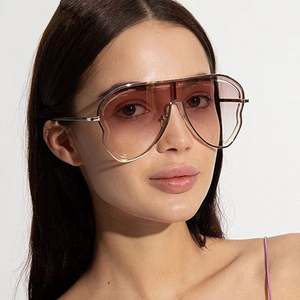 Gafas de Sol de Piloto con Marco Grande para Mujer, Moda de Lujo 2025, UV400, Lentes Huecas de una Pieza, Tamaño Extra Grande - Product Image 1