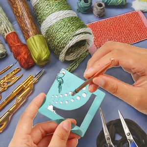 Regla Medidora <span class=keywords><strong>de</strong></span> Agujas <span class=keywords><strong>de</strong></span> Tejer Portátil Cuadrada <span class=keywords><strong>de</strong></span> Plástico <span class=keywords><strong>de</strong></span> 3 Colores para Medir Agujas <span class=keywords><strong>de</strong></span> Tejer/Ganchillo - Product Image 3