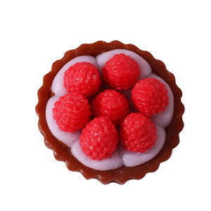 Jouets fantaisie et farfelus en plastique à pincer et à presser avec texture alimentaire framboise et fraise pour enfants - Product Image 6