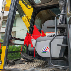 Excavadora Hidráulica de Orugas Usada Komatsu PC200, Máquina Completa, Bajo Consumo de Combustible, Lista para Trabajar - Product Image 6