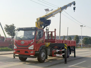 Transportador de Carga FAW de Uso Medio Equipado con Plataforma de Elevación Telescópica de 8T Integrada para el Transporte de Materiales de Construcción - Product Image 3