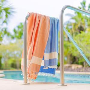 Serviette de plage turque en coton personnalisée, extra large, avec logo multicolores, hautement absorbante, sans sable, avec pompon personnalisé - Product Image 2