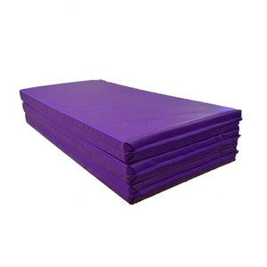 4 tapis d'entraînement pliant en mousse avec poignées de transport dans différentes combinaisons de couleurs - Product Image 2