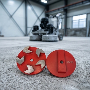 Disque abrasif à segment en forme de flèche à fixation rapide <span class=keywords><strong>PG</strong></span> 80 mm pour préparation de sols en béton, plaquettes à liaison métallique Terrco - Product Image 3