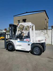 Chariot élévateur diesel d'occasion TCM 6 tonnes, 2 ou 3 montants, fabriqué en Chine avec moteur Isuzu et roulement, pour inspection vidéo. - Product Image 3