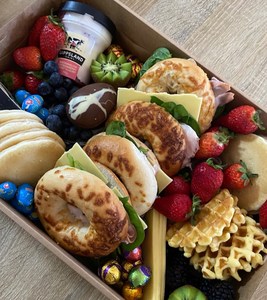 Emballage Alimentaire Jetable en Papier pour Plats <span class=keywords><strong>à</strong></span> <span class=keywords><strong>Emporter</strong></span>, Boîte <span class=keywords><strong>à</strong></span> <span class=keywords><strong>Brunch</strong></span> Personnalisable, Boîte <span class=keywords><strong>à</strong></span> Charcuterie pour Petit Déjeuner, <span class=keywords><strong>Plateau</strong></span> Alimentaire en Carton - Product Image 3