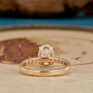 Bague en diamant de joaillerie fine de qualité supérieure avec diamant taille marquise et pierres latérales étincelantes pour anniversaire et cadeaux spéciaux - Product Image 5