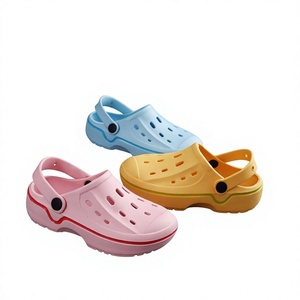 Sandales d'été respirantes et imperméables pour enfants, style <span class=keywords><strong>Crocs</strong></span>, antidérapantes, en EVA, durables pour l'intérieur et l'extérieur - Product Image 1