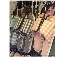 En gros, Cintre antidérapant en plastique pour présentation en supermarché, avec crochet, pour chaussures, vêtements, sacs, pour armoire, salle de bain et voyage, pour chaussures et pantoufles