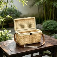 Panier de pique-nique en bambou tressé avec fermoir et bandoulière, panier de rangement tissé à la main pour le camping en plein air