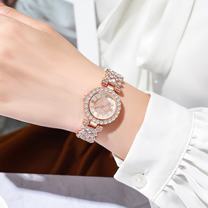 Nouvelle montre bracelet en strass, montre pour femme entièrement sertie de diamants, montre à quartz polyvalente pour femme décontractée - Product Image 2