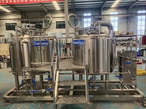Système <span class=keywords><strong>de</strong></span> brasserie artisanale 5HL à trois cuves, capacité <span class=keywords><strong>de</strong></span> production mensuelle <span class=keywords><strong>de</strong></span> 5000 litres, unité <span class=keywords><strong>de</strong></span> brassage <span class=keywords><strong>de</strong></span> 500L - Product Image 2