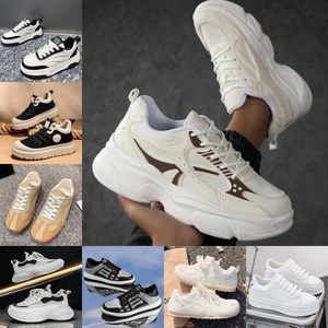 Venta al por mayor de zapatillas deportivas famosas de segunda mano, calzado de baloncesto en fardos, inventario reducido. - Product Image 5